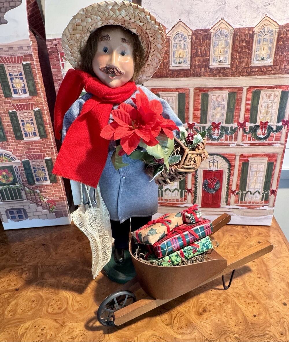 Byers Choice Carolers 1997 Male Gardener w Gardening Tools & Wheelbarrow Hat